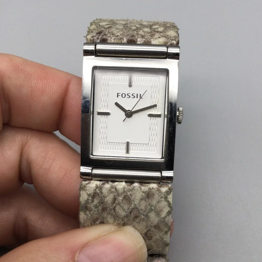 Fossil Womens Watch 24mm Silver Tone Dial Dress CE-2259 New Battery 6.5